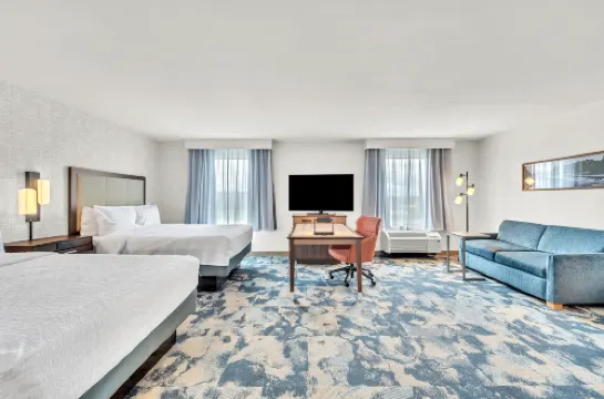 Hampton Inn & Suites by Hilton Kenosha Pleasant Prairie Hotels in Kenosha County