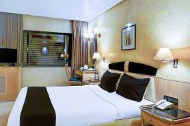 Premium Room Near Pataleshwar Temple, Pune