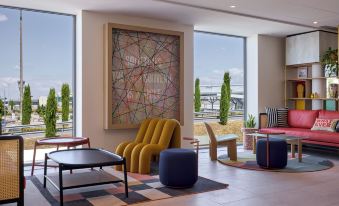 Hampton by Hilton Lyon  Airport