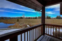 Furnished Patio with Mountain Views - Inviting Spacious Retreat