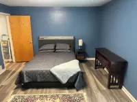 3-bedroom house in charming Jamestown with easy access to boat ramp!