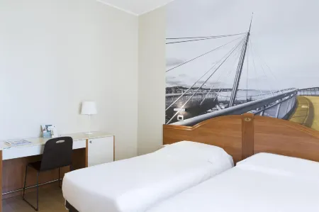 B&B Hotel Pescara Отели рядом с достопримечательностью «Nettuno Beach Club»