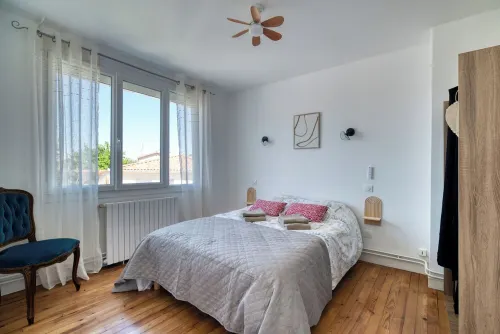 3-bedroom house with garden and garage near town center and train station. Hotels in Pamiers