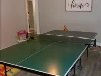 Spacious 6-bedroom house with WiFi and AC in amazing Holladay Hotels in Holladay