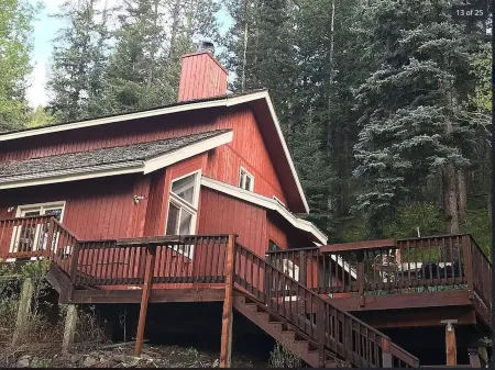 Vail - 2 Guests - Private Studio w/ Queen Bed - Pet Friendly!