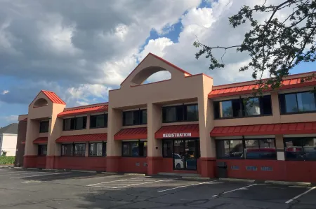 Howard Johnson by Wyndham Malden Boston Area Отели в г. Мидлсекс