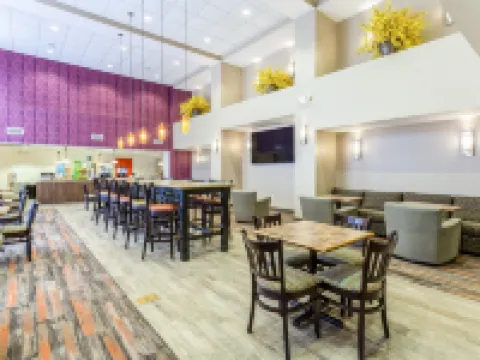 Hampton Inn & Suites Chicago-Libertyville Hotels in Lake County