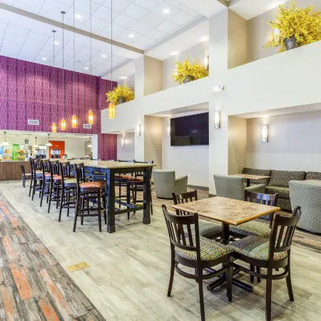 Hampton Inn & Suites Chicago-Libertyville