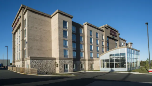 Hampton Inn & Suites by Hilton St. John's Airport Hotel di 