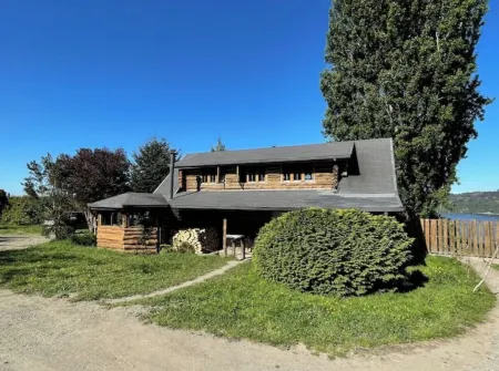 Cabaña Acogedora con Tinaja y Encanto Familiar Отели в г. Чилоэ