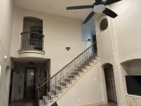 Large comfortable home can accommodate 10. Centrally located  Dallas Ft. Worth