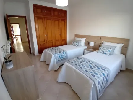 T2 Em Zona Muito Tranquila Отели в г. Пера