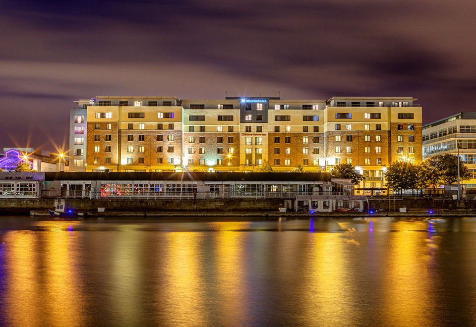 5. 힐튼 가든 인 ..