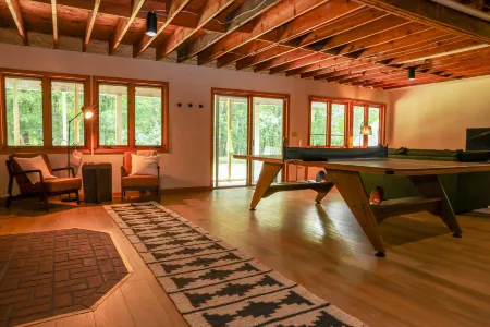Tranquil Escape with Hot Tub and Fire Pit - Charming Catskill Retreat Отели в г. Катскилл