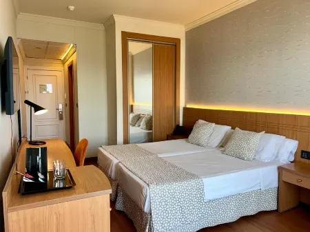 Hotel Santa Rosa Отели рядом с достопримечательностью «Piso de Torrox»