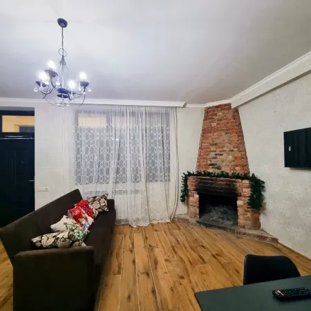 Entire 3 Bedroom Cottage for up to 8 people at Skii Resort and in Nature. Отели рядом с достопримечательностью «Starting point. Trail to Tsaghveri»