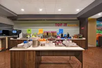 Tru by Hilton Burlington - breakfast