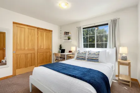 Rigden Retreat Garage, Dog Friendly, Near Trails Отели рядом с достопримечательностью «Библиотека Каунсил Три»