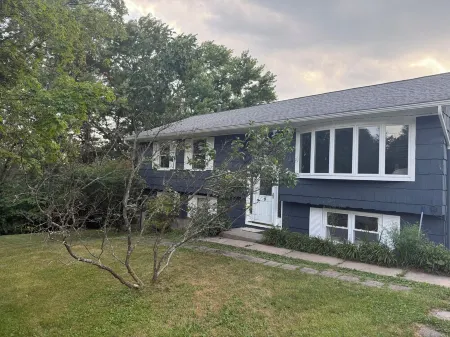 Charming newly remodeled house five minutes away from Cornell. Отели в г. Итака