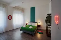 2 minutes from rail station, bright flat in the centre on the town! CorsoItalia