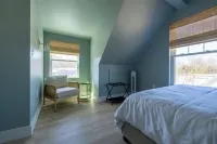 Charming 3-bedroom house in wonderful Downtown Greenville Area Hotels in Parker