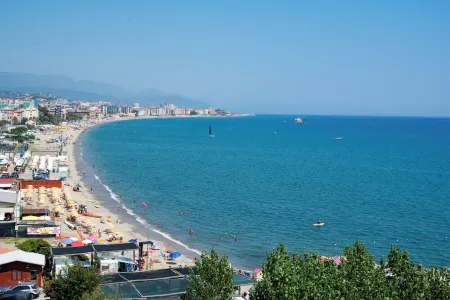 Delightful Suite by the Sea Отели в г. Савона