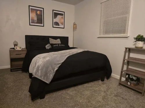 Newly Renovated; Near Ironman Raceway-Hitch Parking-Easy I-74, Casino, U of I Hotels in Vermilion County