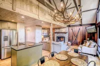 Ski-In/Ski-Out Beech Mountain Family-Friendly Condo