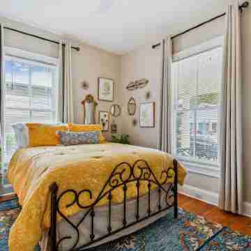 Happy Shack Ybor City-Historic District-Steps to 7th Ave Rooms