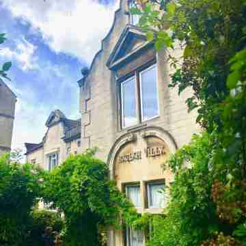 Laura’s Townhouse Apartments Balloon Watchers Retreat Hotel Exterior