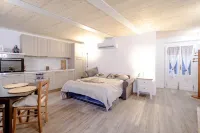 The hamlet of Torno - La Piccola Hotels in Torno