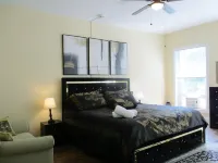 Spacious Downtown Frederick, 3 BR, Full Kitchen Off Street Parking Hotels in Frederick
