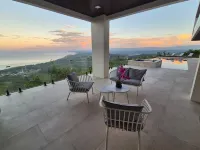 Luxury Villa w/ Ocean, Mountain Views, King Suites & Hot Tub - Sleeps 10