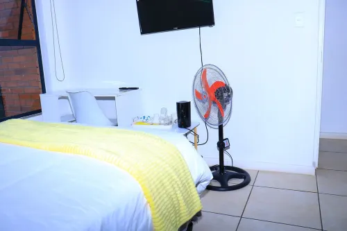 Southside Nest your perfect cosy home away from home فنادق في Johannesburg South