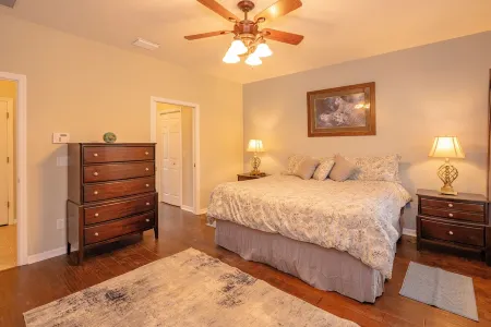 Spacious 5-Bedroom Retreat with Private Pool!