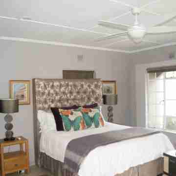 Luxury 4-bedroom Sea-view villa in Blythedale Beach Rooms