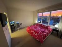 Charming 2-bedroom condo with Golden Gate and Bay Bridge View in Emeryville Hotels in Emeryville