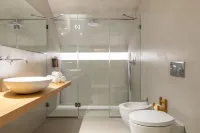 Lakefront Apartment with Jacuzzi Hotels in Salo