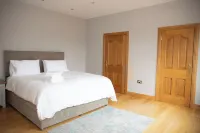 Tara Manor - Family gatherings, intimate weddings, golfing trips & hen parties Hotels in Omagh