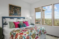 Sage Rock, a beautiful guesthouse in the heart of Fredericksburg wine country. - Boutique