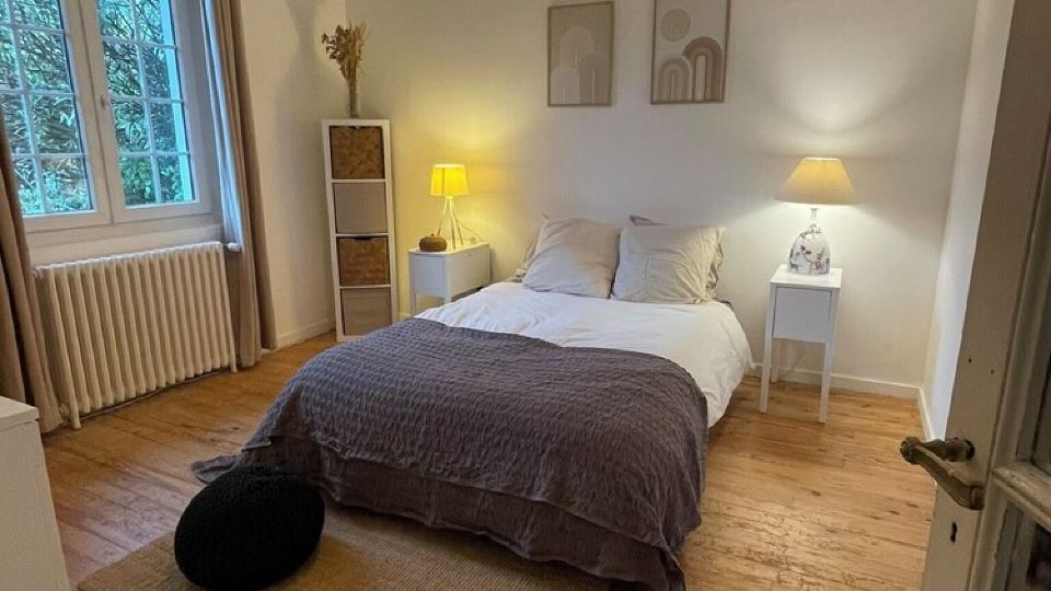 Remarkable Neo Basque house, Bayonne town center, 800m² heated swimming pool