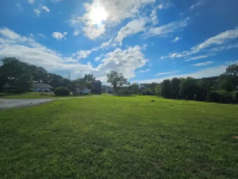 Charming 3-bedroom farmhouse in wonderful Seneca with Sunset views over the farm