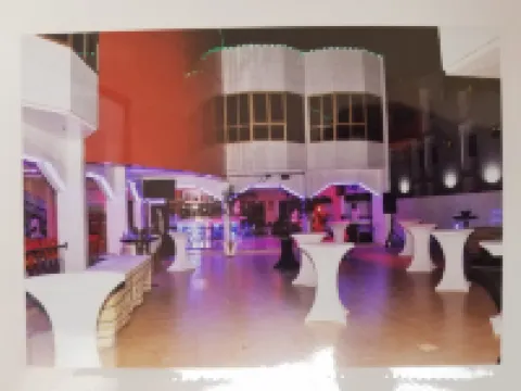 โรงแรม ลาเบส 228