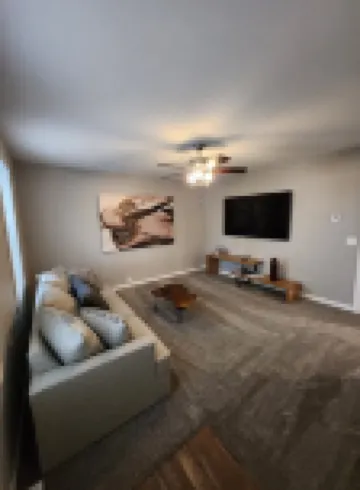 Charming 1-bedroom house in superb Eau Claire with AC, WiFi