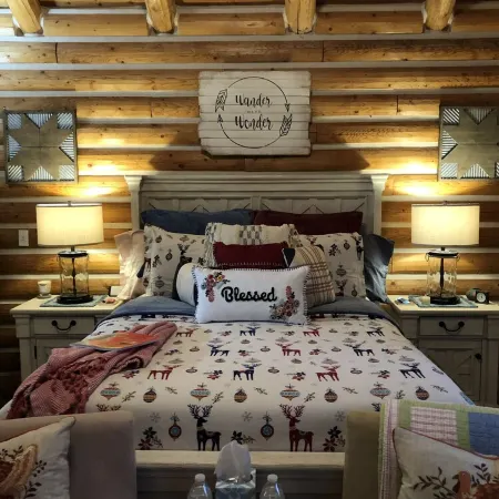 Private Riverfront Hygge Cabin