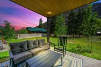 Guest Fave - 3-Bedroom Home in Ouray Near River Trail - Fiber/King Beds/Sleeps 6