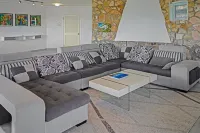 Trident Estate 6 Bedroom Estate - Parking