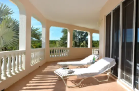 Dream Weaver Villa in RendezVous Bay Hotels in The Valley