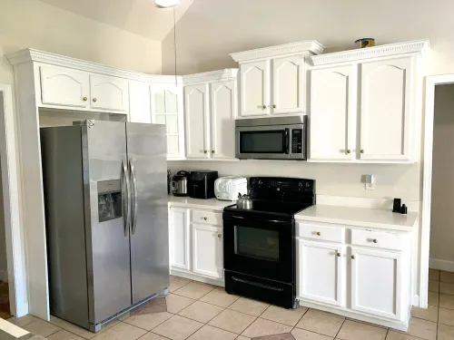 3-Bedroom House in Charming Rockmart Cozy & Convenient Hotels in Polk County