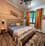 2 CABINS, 3 ACRES- HOT TUB VIEWS & ACCESS TO THE STATE PARK TRAILS